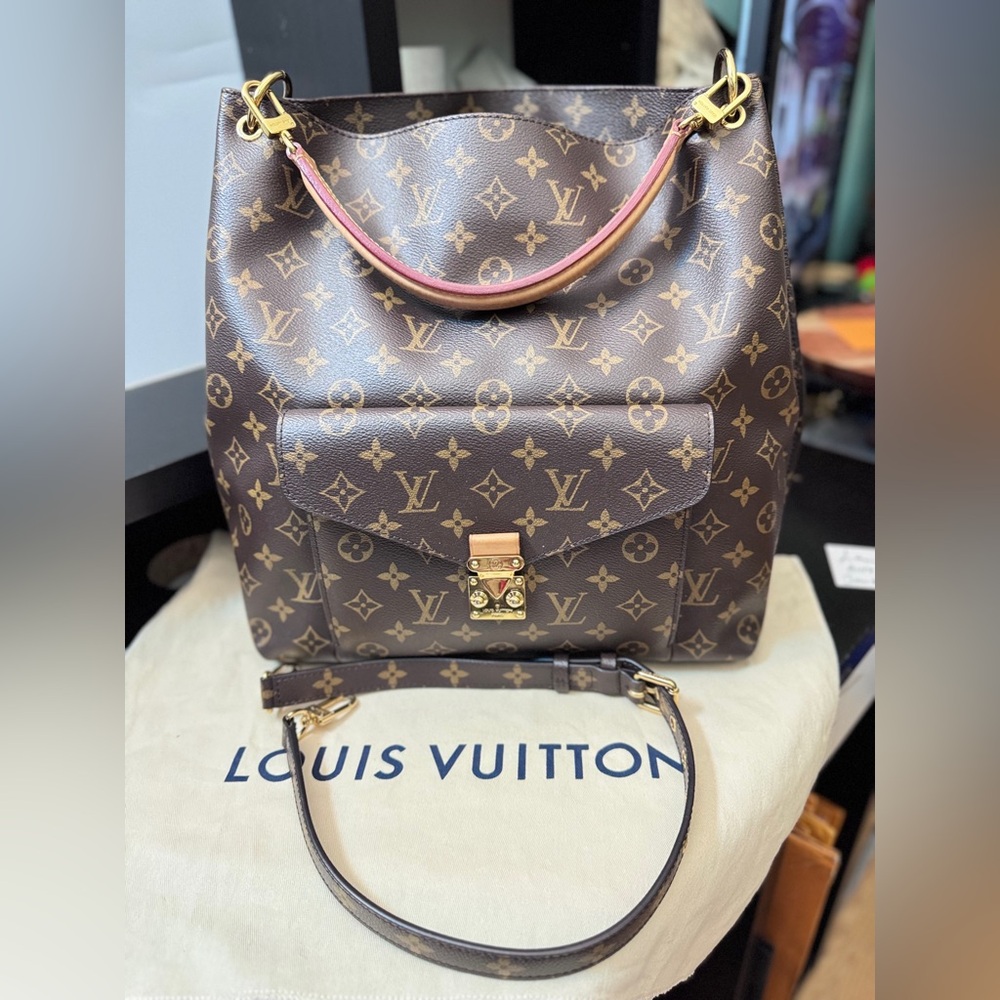 Louis Vuitton Métis Hobo Brown Monogram Shoulder Bag